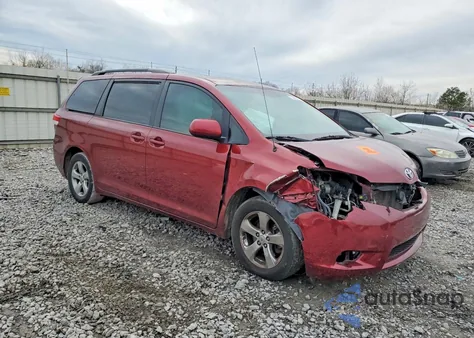 2012 Toyota Sienna Le z USA, uszkodzony, nr VIN 5TDKK3DC1CS184102